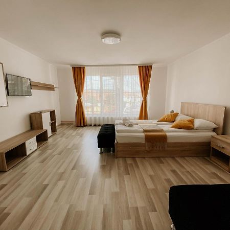 Paulaapartment&Rooms Орадя Экстерьер фото