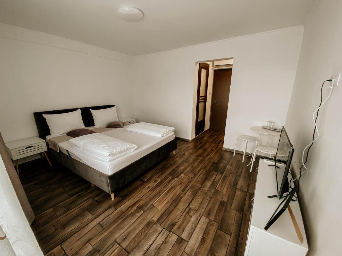 Paulaapartment&Rooms Орадя Экстерьер фото