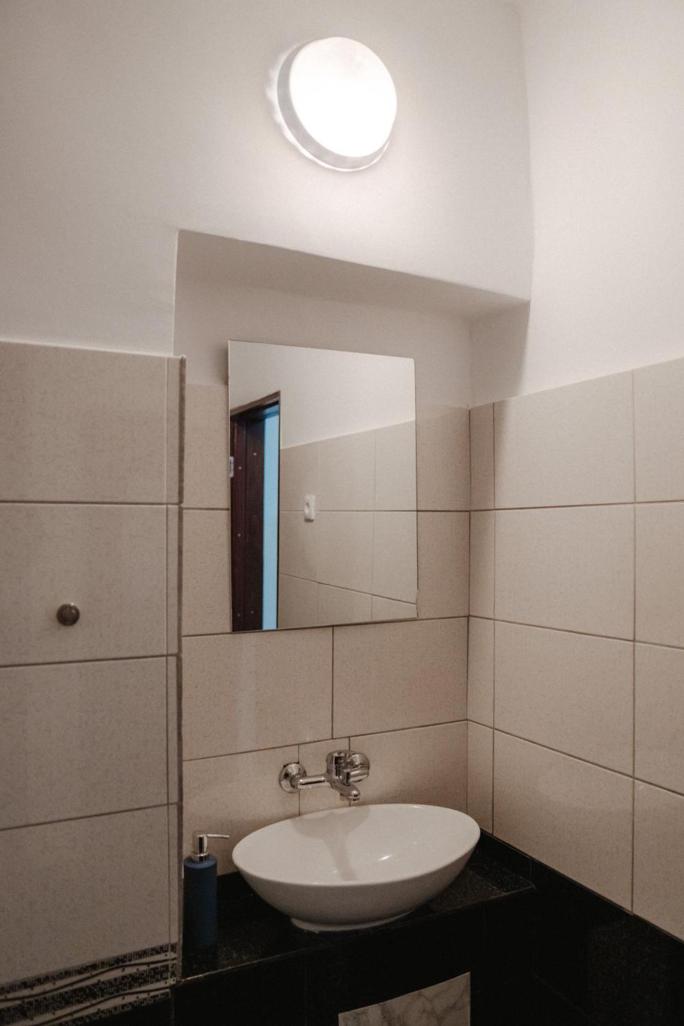 Paulaapartment&Rooms Орадя Экстерьер фото