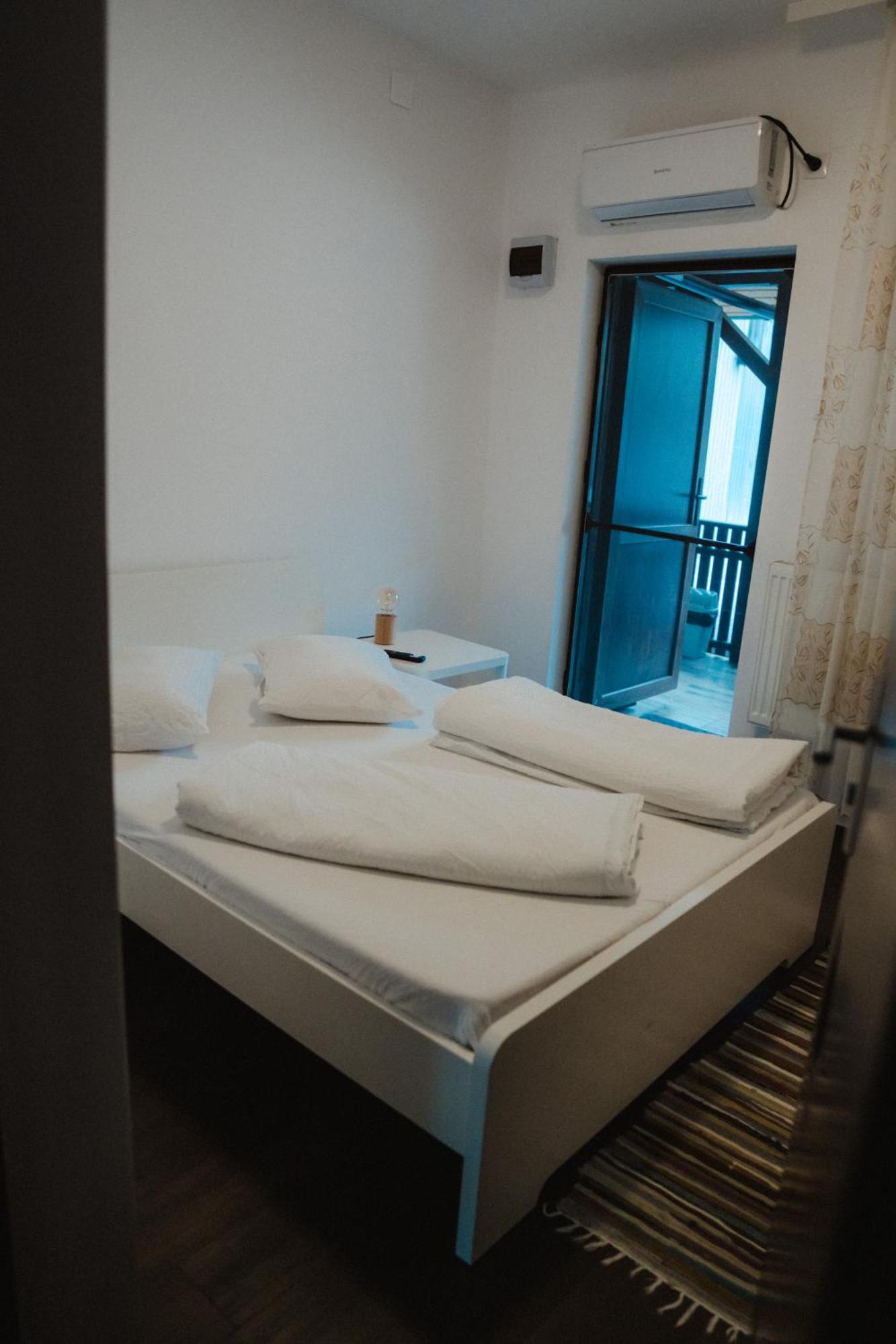 Paulaapartment&Rooms Орадя Экстерьер фото